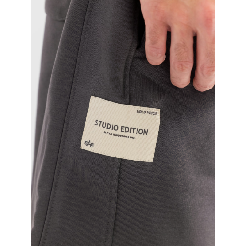 156369 684 STUDIO EDITION SHORTS