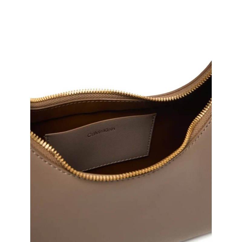 LV04F3232G VFU RAISED CK LARGE BUCKET BAG