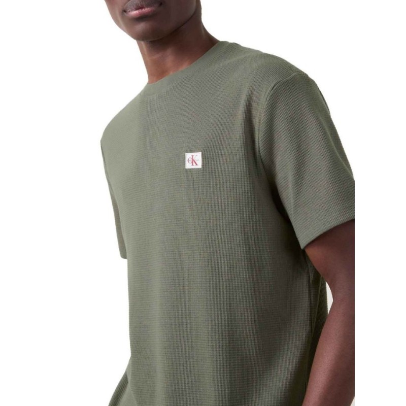 LV04RD008G LDY SS WAFFLE BADGE CREWNK TEE