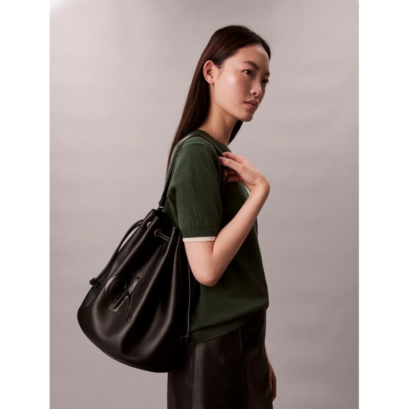 LV04F3232G UB1 RAISED CK LARGE BUCKET BAG