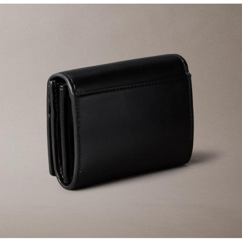 LV04F1047G UB1 RAISED CK MEDIUM BIFOLD