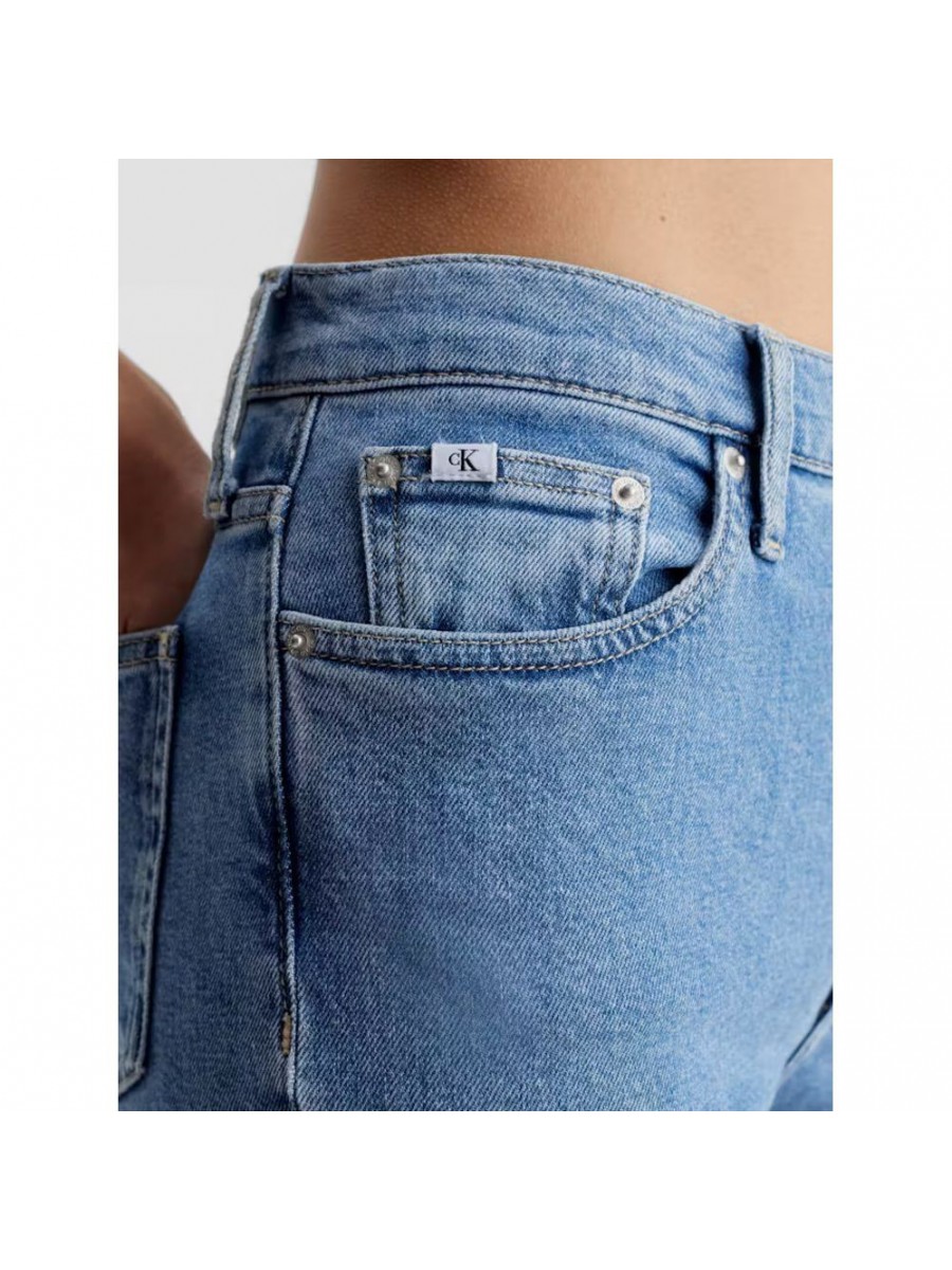 J20J221588 1A4 MOM JEAN