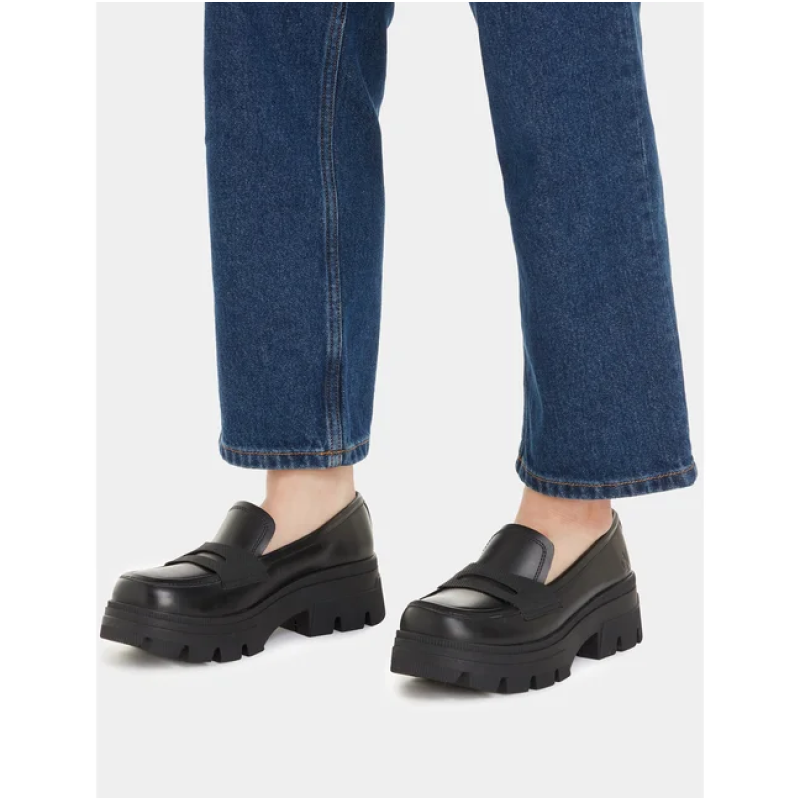 YW0YW01120 0GT CHUNKY COMBAT LOAFER WN