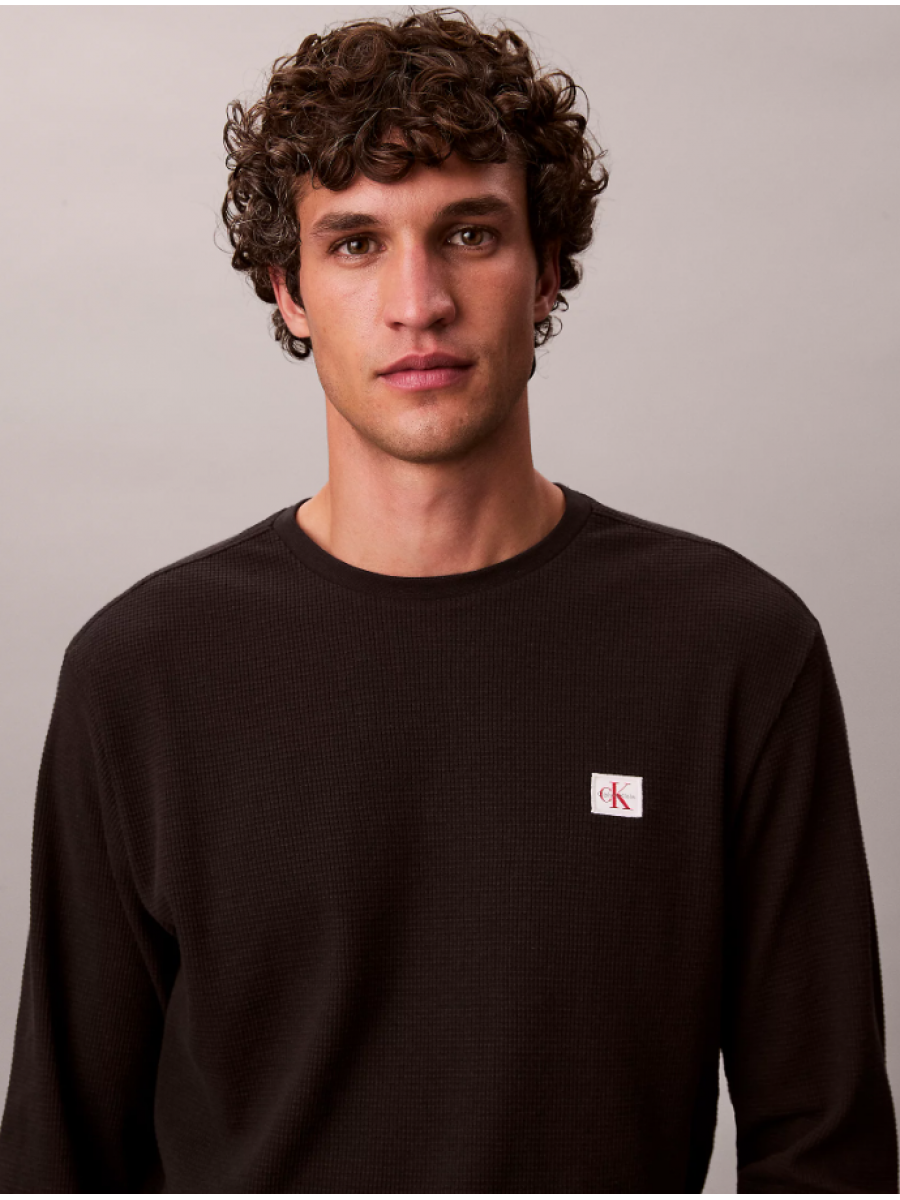 LV040EM217 UB1 LS WAFLE BADGE CREWNK TEE