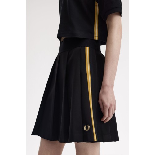 E2106 90A FRED PERRY SKIRT