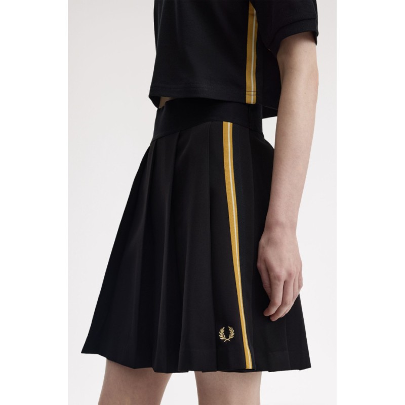 E2106 90A FRED PERRY SKIRT