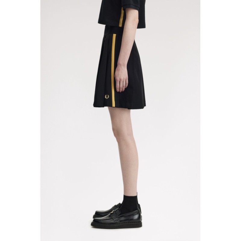 E2106 90A FRED PERRY SKIRT