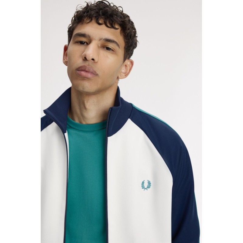 J2327 129 FRED PERRY