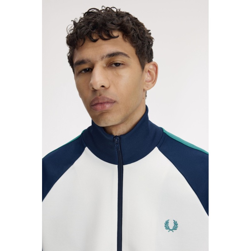 J2327 129 FRED PERRY