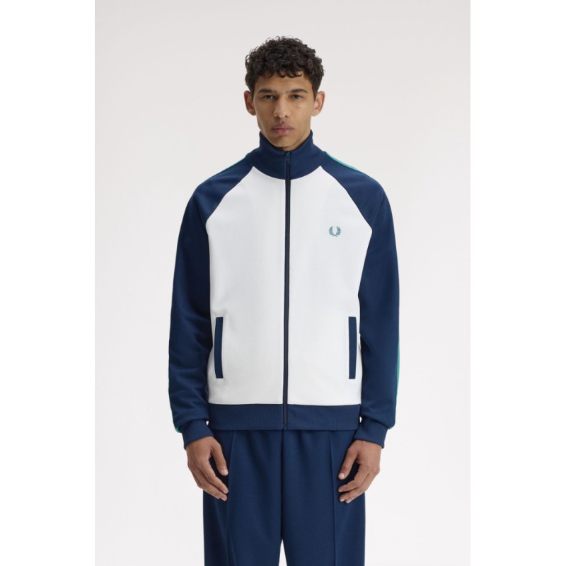J2327 129 FRED PERRY