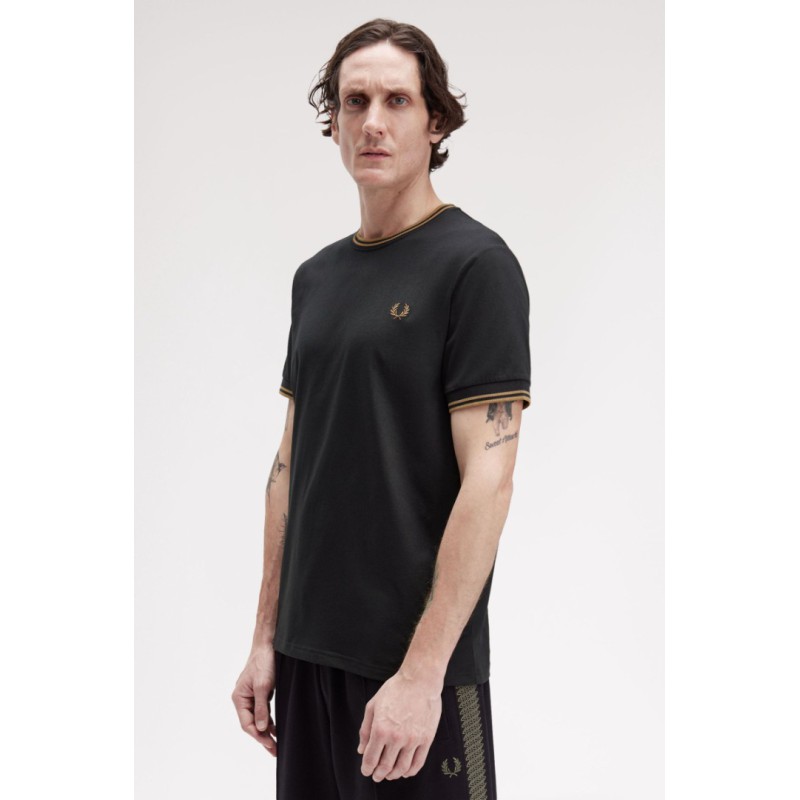 M1588 Q27 FRED PERRY T-SHIRT