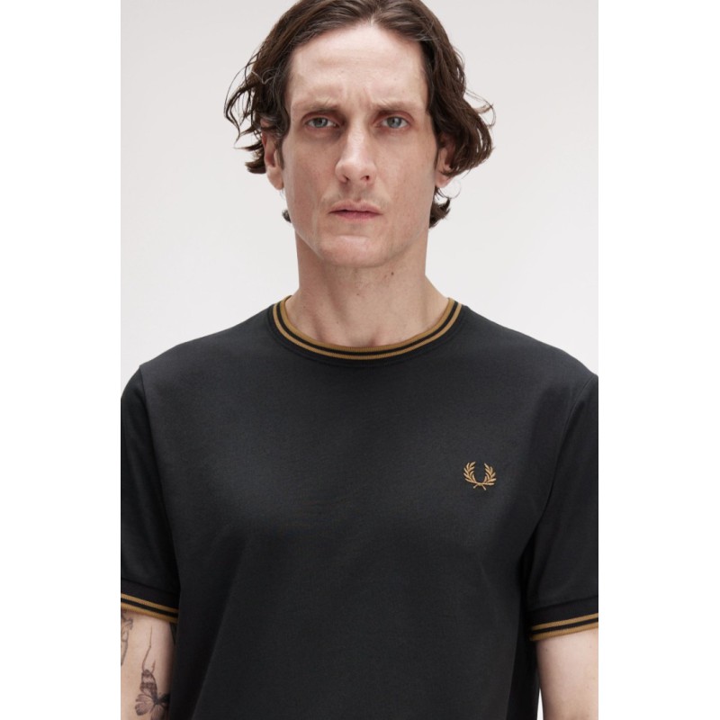 M1588 Q27 FRED PERRY T-SHIRT