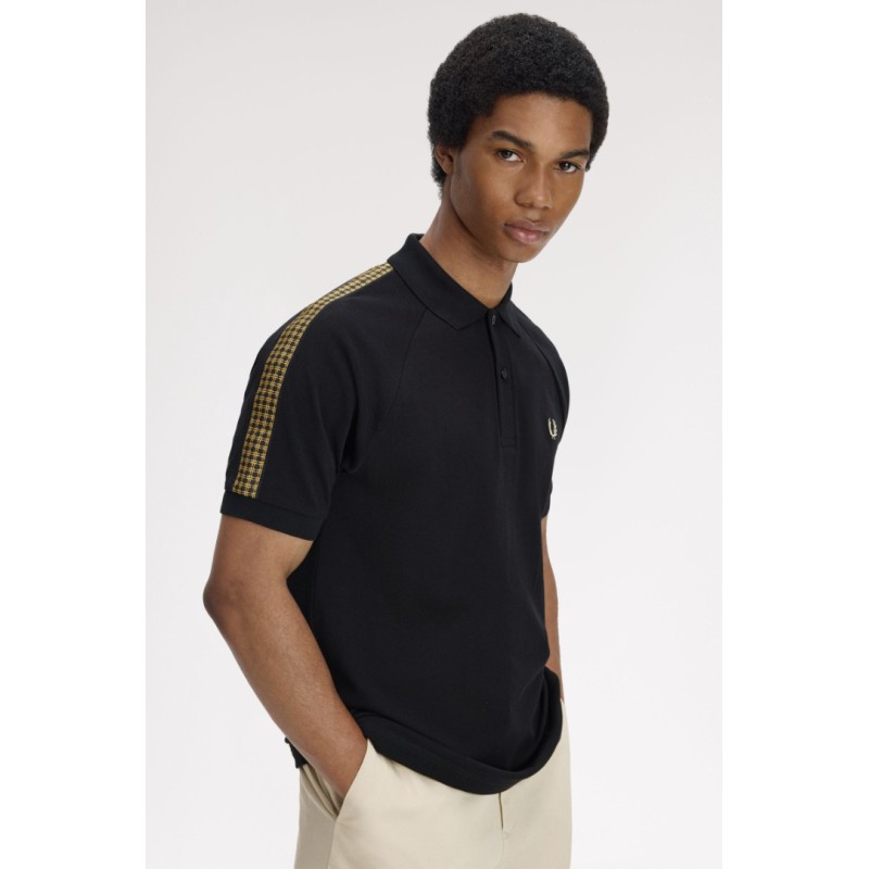M2304 102 FRED PERRY POLO