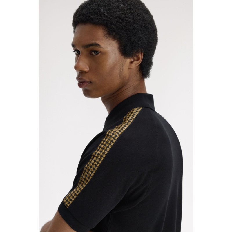 M2304 102 FRED PERRY POLO