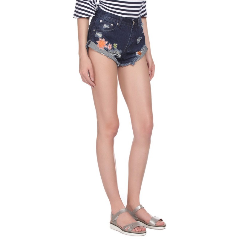 AC0223 GLAMOROUS SHORTS