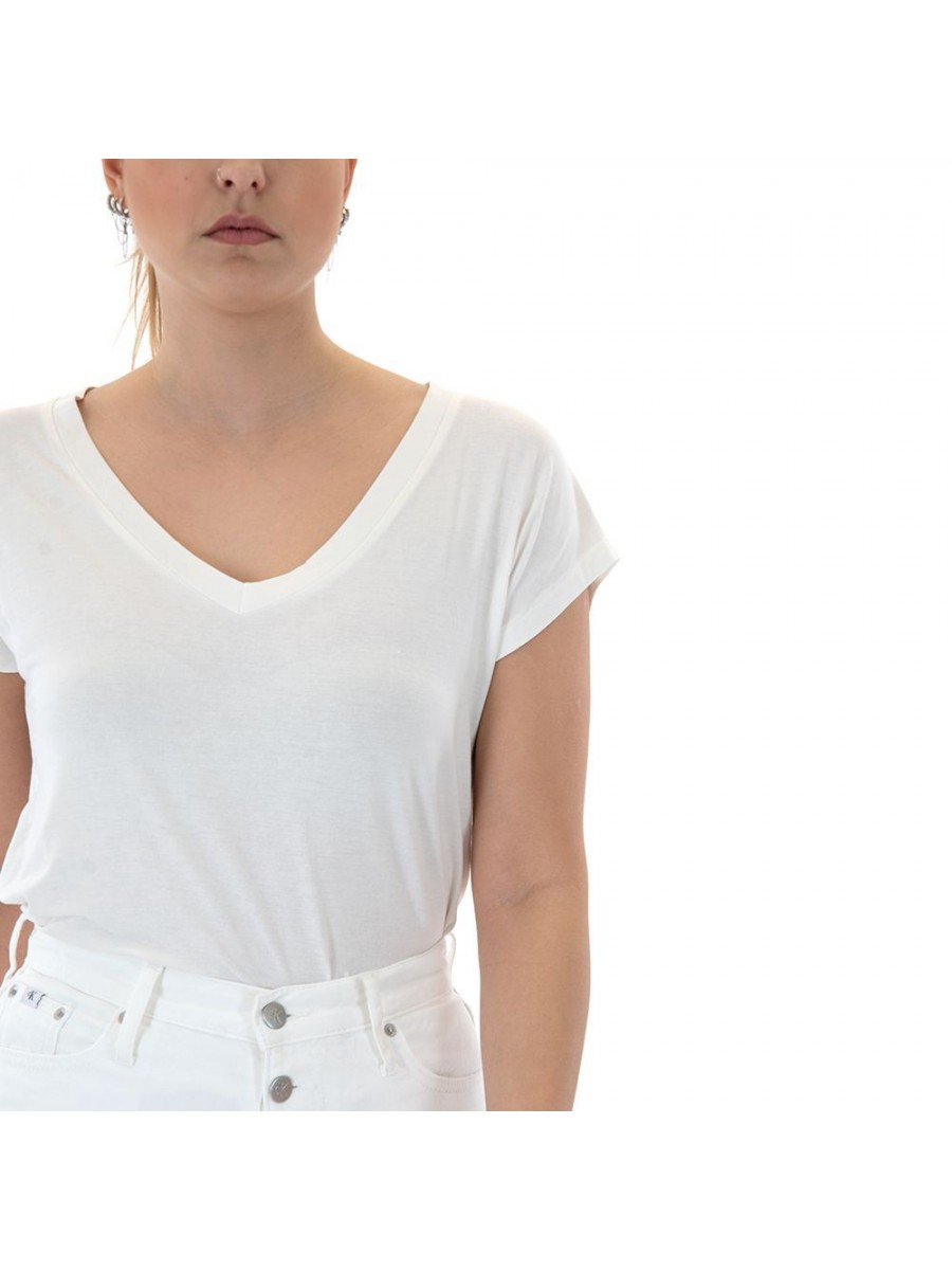 15315776 ONLRILLA S/S V-NECK TOP JRS