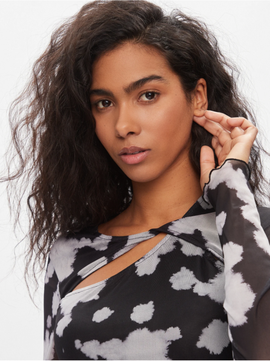 15312302 ONLLUCIA L/S CUT OUT MESH TOP JRS