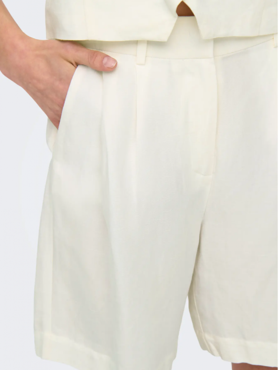 15348130 ONLWINDY LIFE HW LINEN BL SHORTS TLR