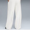 634567 02 ESS GRAPHIC LEO LUXE BADAZZLED SLOUCHY TR
