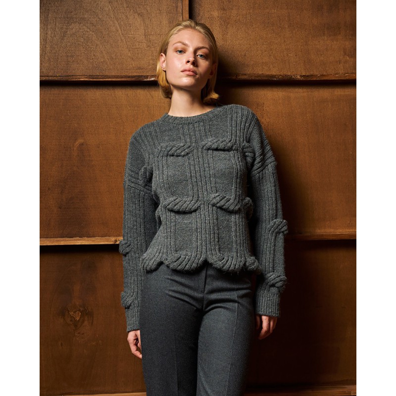 TM0702 CABLE KNIT SWEATER
