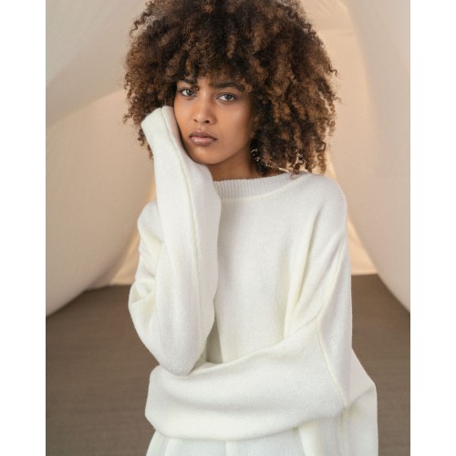 TM0822 OVERSIZED ROUND NECK KNIT SWEATER