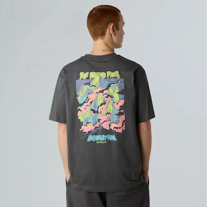 NF0A8E3CRHI1 U EXPEDITION CELEBRATION OVERSIZED S/S GREY