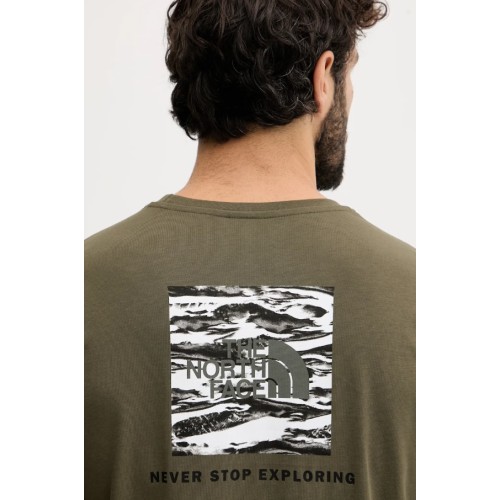 NF0A8E3HFA41 M BOX NSE EDGE OF LIGHT INFILL S/S TEE GREEN/TNF BLA